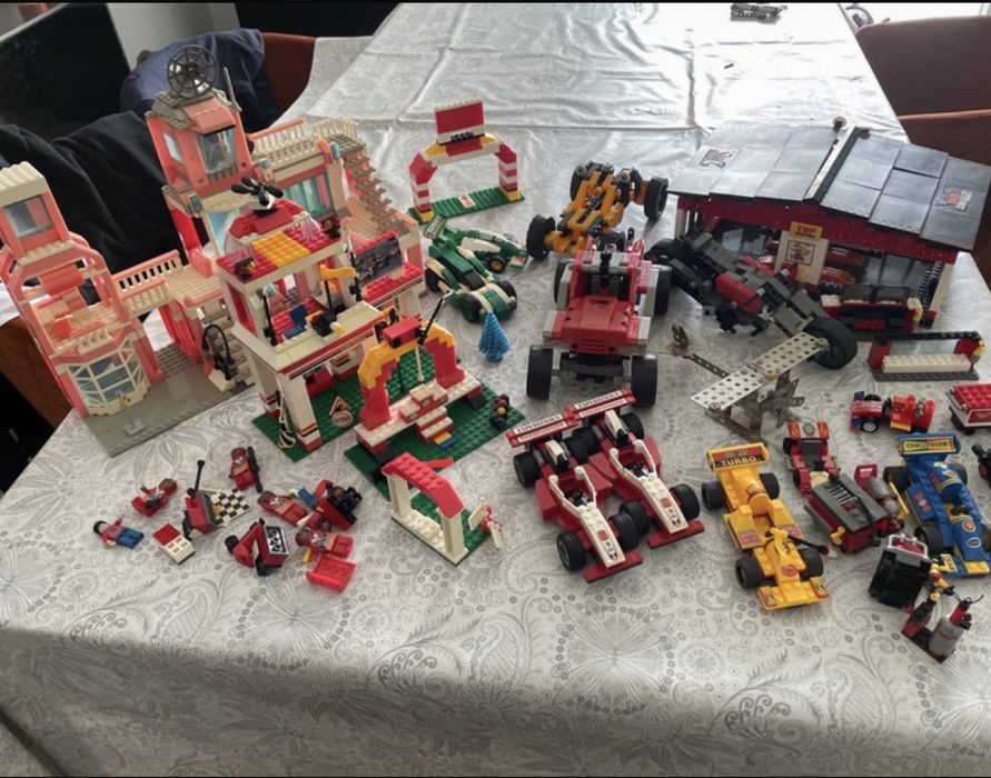 Brinquedos tipo lego , desmontaveis