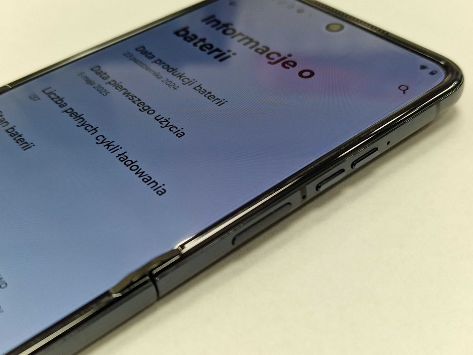 MOTOROLA RAZR 50 ULTRA/ 12GB/ 512GB/ Midnight Blue/ Grade A/ z Media M