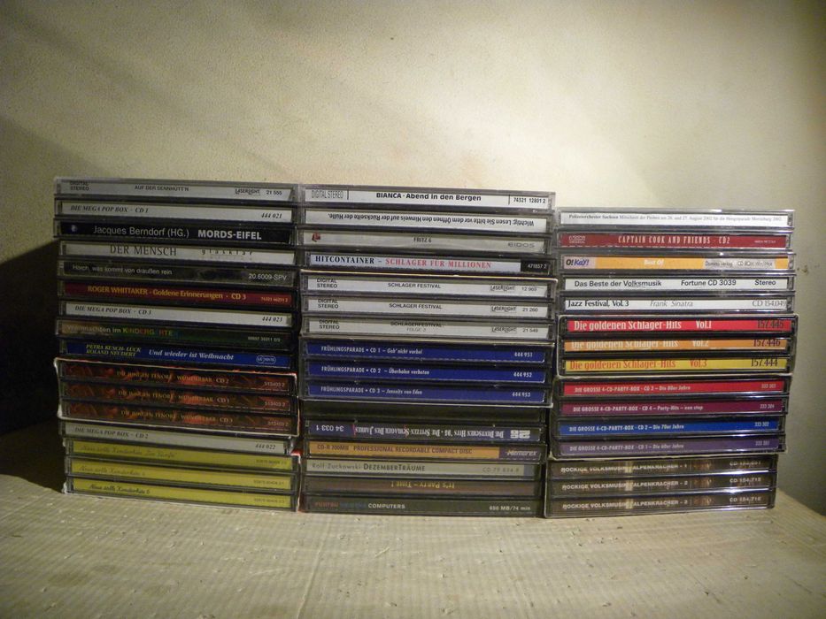 71 pudełek na płyty CD w fajnym stanie pudełka na 1 cd, na 2 cd oraz boxy