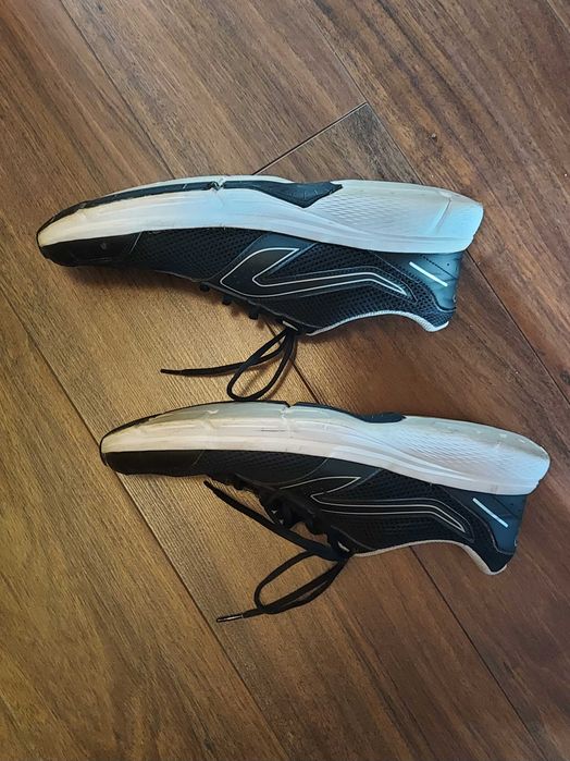 Buty sportowe czarne, rozm. 45