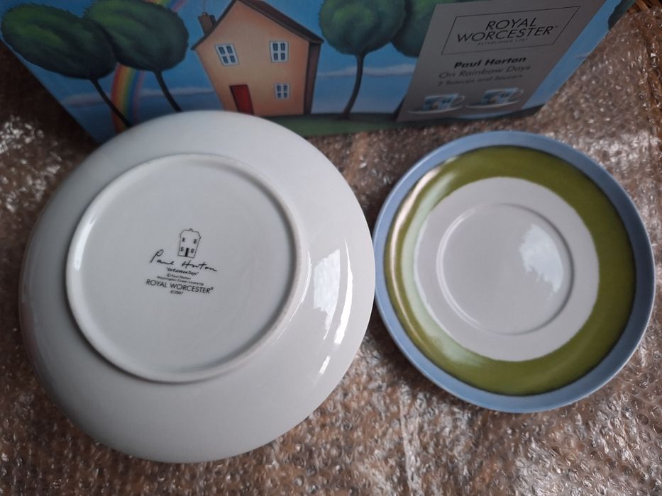 Conjunto de duas chávenas de chá e pires435650695194234884