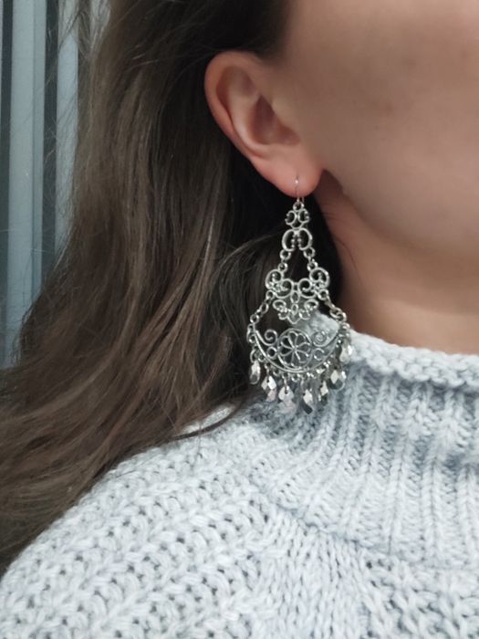 Piękne metalowe kolczyki w stylu Boho