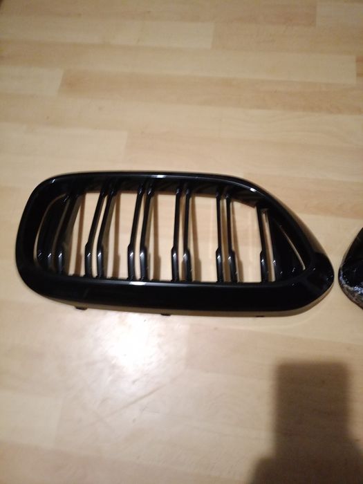Продам решетки радиатора ноздри BMW 5 series G30 - G31  2017-2023 г.