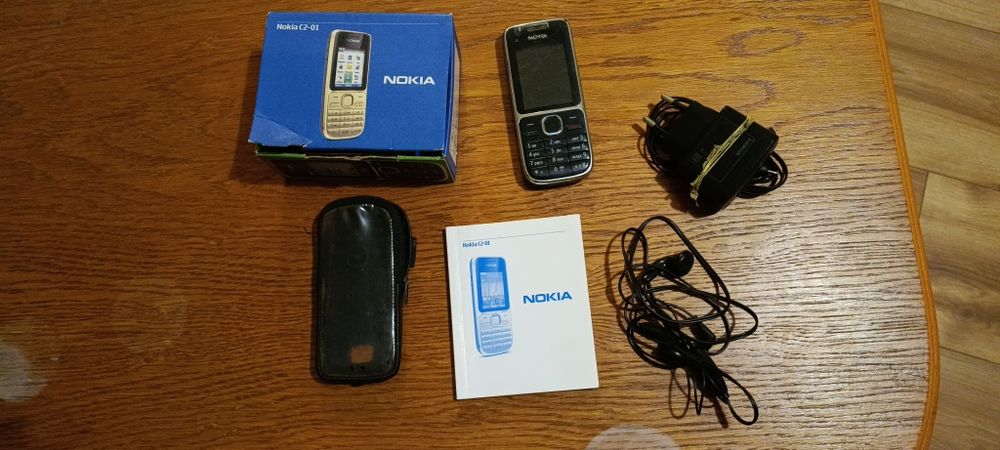 Telefon komórkowy Nokia C2-01