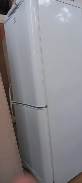 Продам холодильник Індезіт
