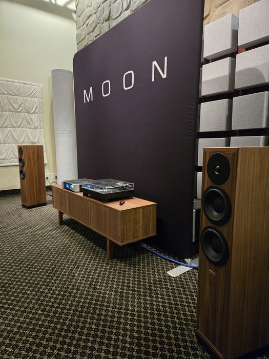 MOON Compass 371 - мережевий інтегрований підсилювач класу HI-END(весь модельний ряд Moon)