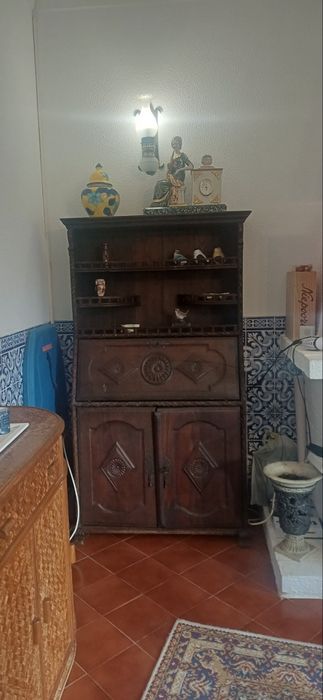 Móveis muito antigos Raros. Bom estado