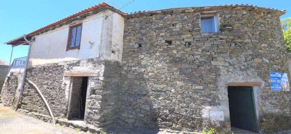 Casa à Venda em Quintela – Vinhais