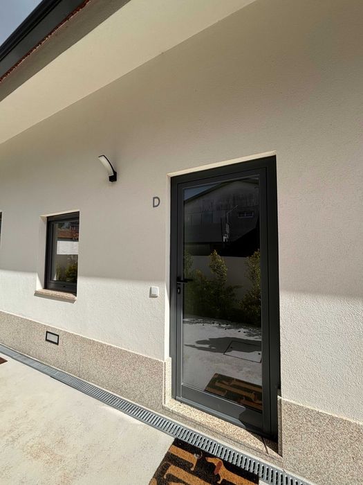 Arrenda-se Moradia em Banda Moderna Totalmente Mobilada em Gaia | Fully Furnished Open Space House in Gaia