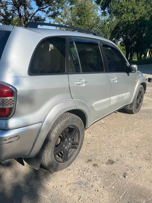 Продаж  TOYOTA RAV-4 2000 року