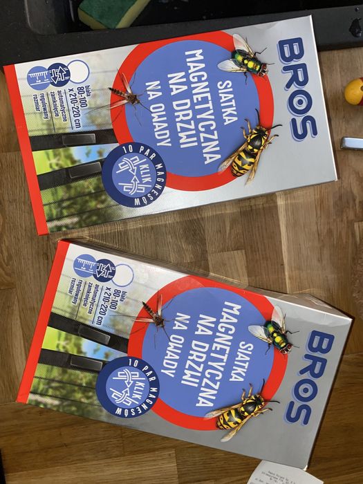 Siatka magnetyczna na drzwi na owady