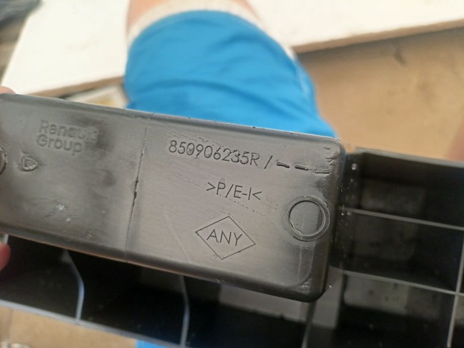 Dacia Duster III 3 24- belka zderzaka tył tylna absorber nowy