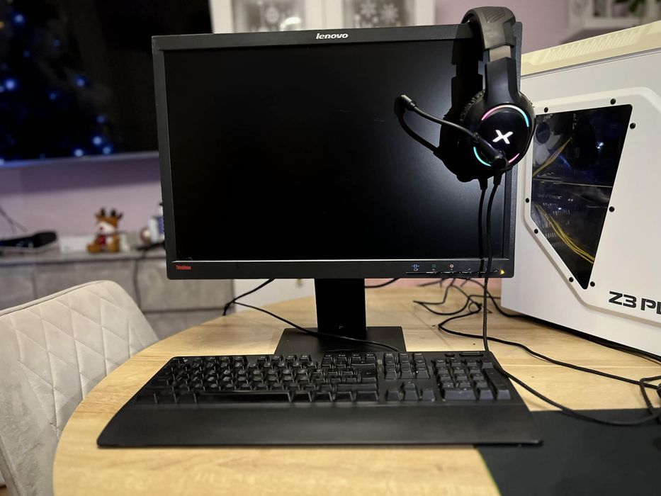 Komputer do gier pelen zestaw