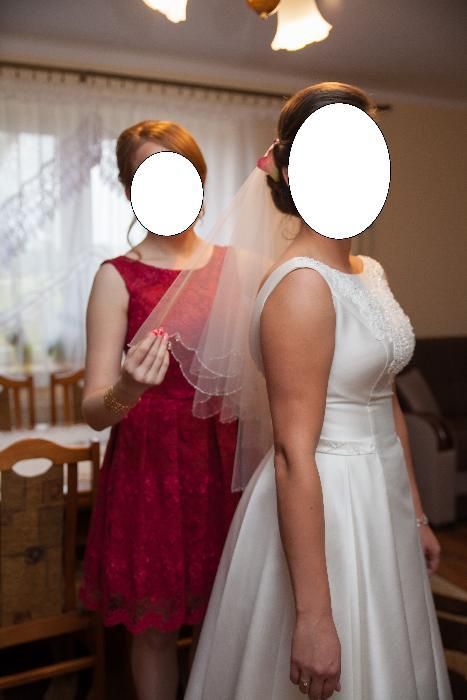 Klasyczna suknia ślubna.