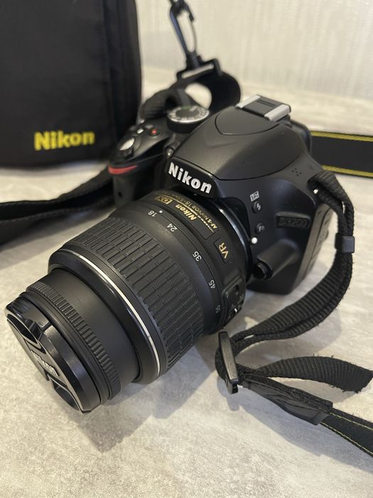 Камера Nikon D3200 та зум обʼєктив AF-S Nikkor 18-55 мм / 1:3.5-5.6 G