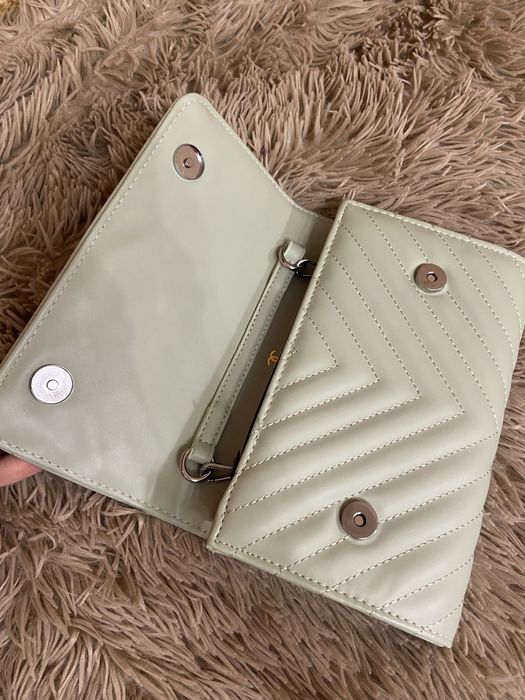 Мятный клатч Chanel