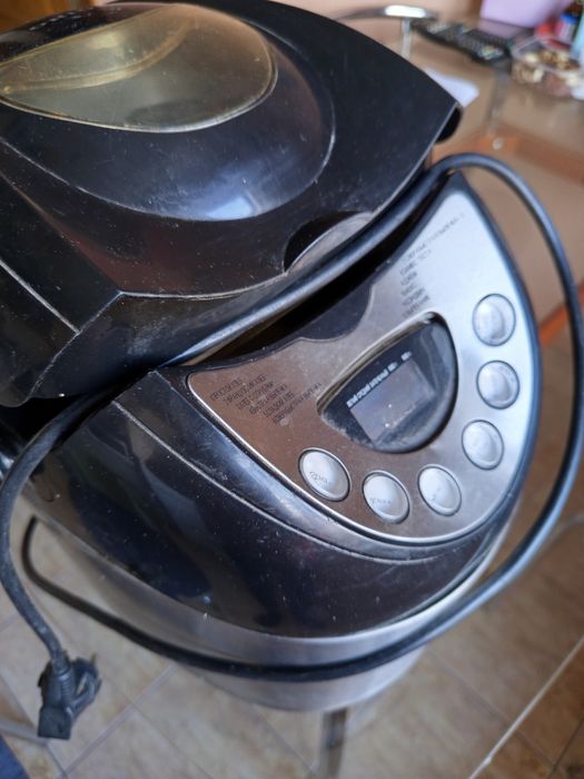 Хлібопічка Оріон,в гарному ,робочому стані. Випікає різний хліб,джеми,