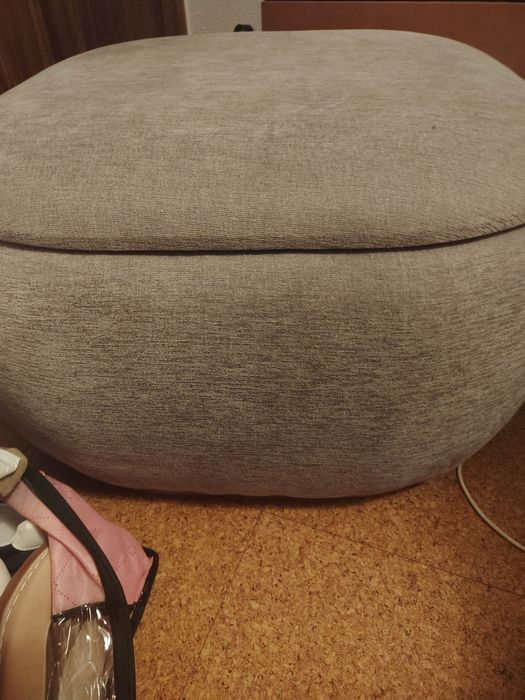 Sofa / mesa de centro Novo sempre guardado sem ser usado Vendo por estar a renovar a casa