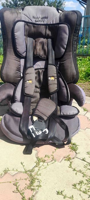 Продам дитяче крісло до автомобілля.
