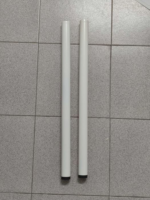 Mesa Linnmon IKEA + 2 pernas Adils