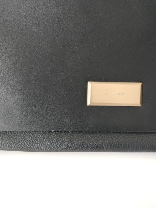 Carteira preta tiracolo