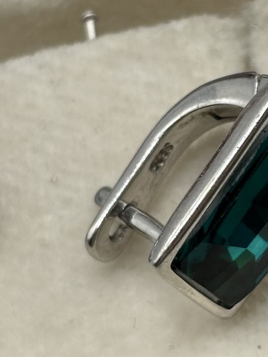 Kolczyki z zielonym kamieniem 1794