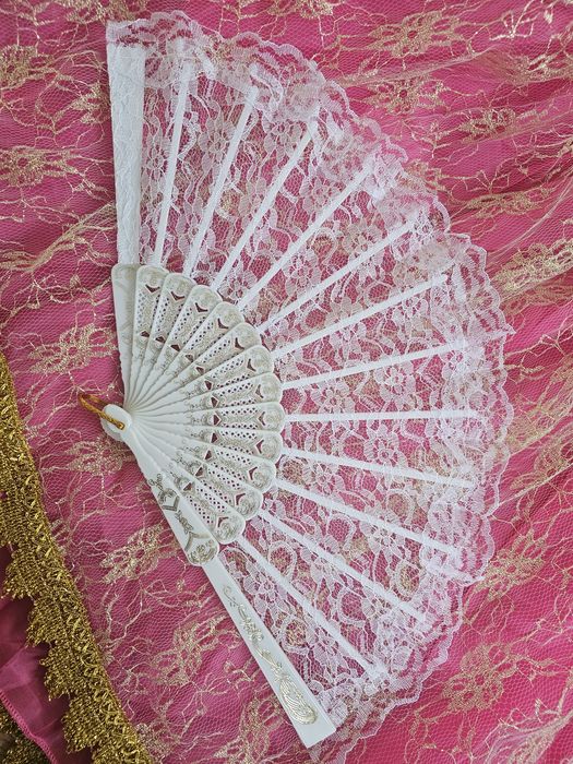 Віяло біле мереживне дерев'яне для фотосесії Весілля танців веер  фото