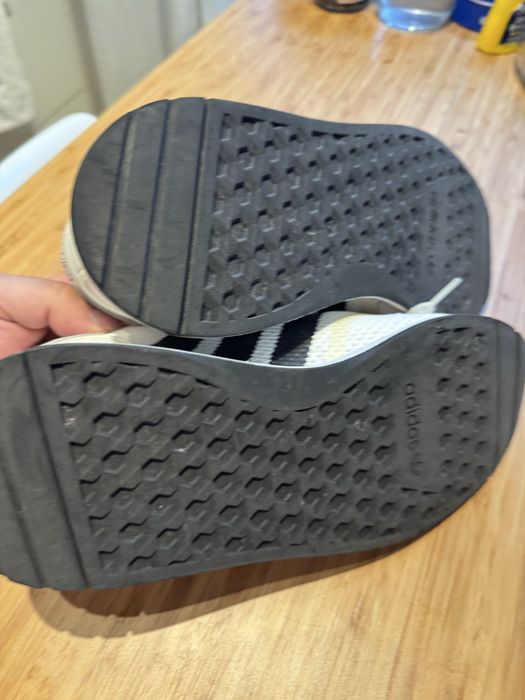 Tenis adidas 43,5