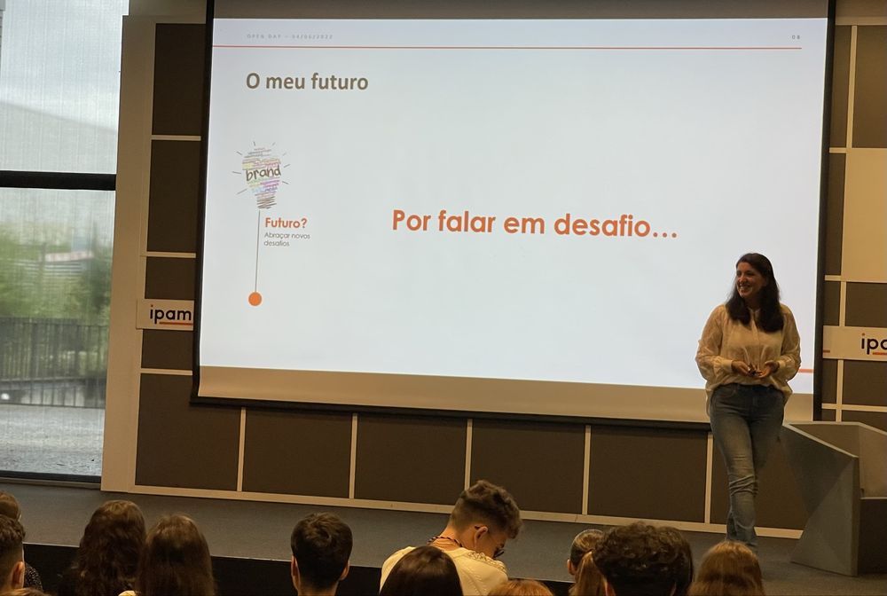 Explicações/ Aulas de Português e História.