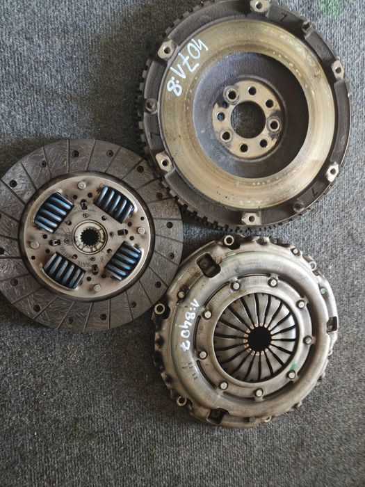 Sprzęgło tarcza docisk koło pasowe Peugeot 407 r 2005 1,8 benzyna