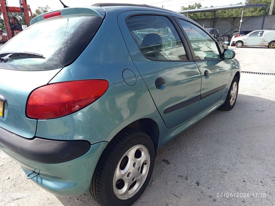Para peças Peugeot 206 1.1 ano 2000