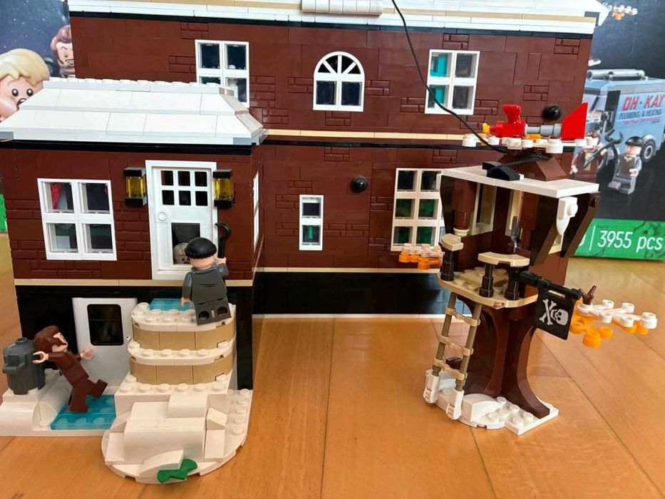 LEGO Ideas 21330 Kevin sam w domu