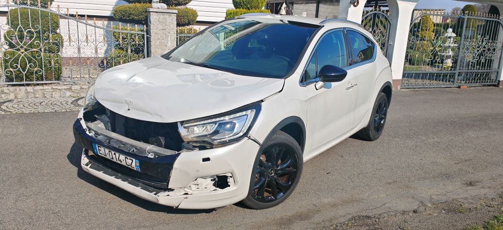 DS4 Crossback tylko 26 tys km!!!  Biała Perła.