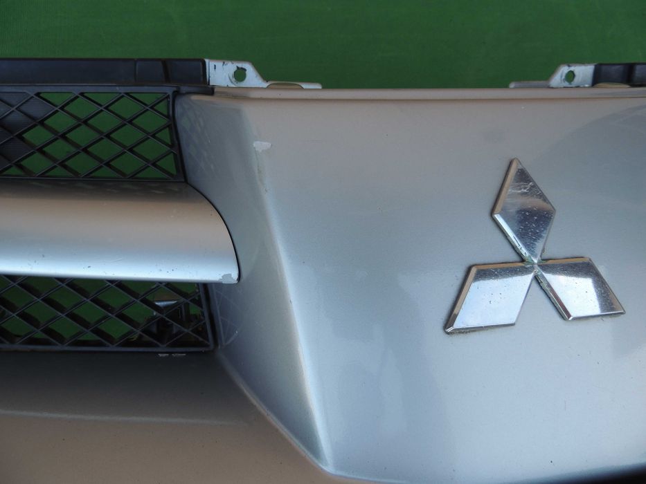 Zderzak przód przedni Mitsubishi Outlander 1 I 03,04,05,06 SREBRNY A31
