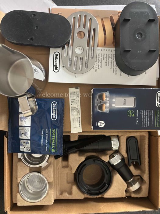 Máquina de Café Manual DELONGHI EC9155.MB La Specialista Arte