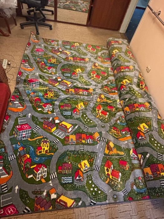 Килим дитячий.