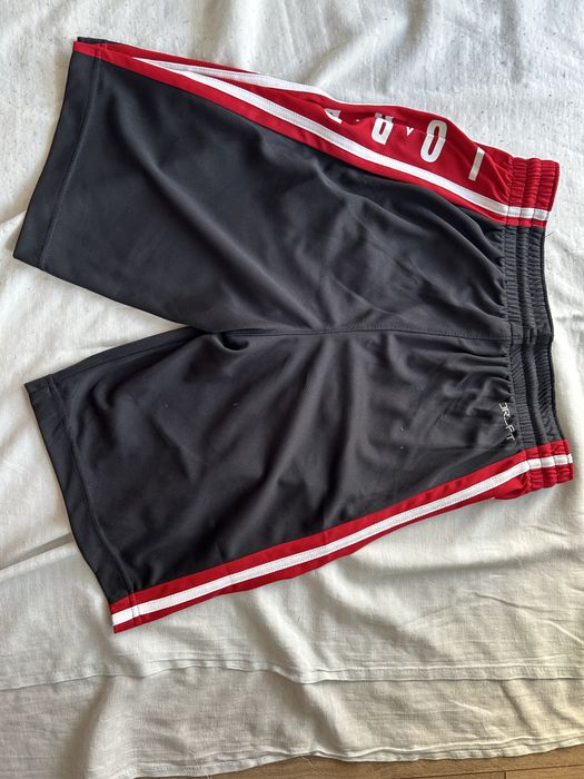 Spodenki sportowe Air Jordan.