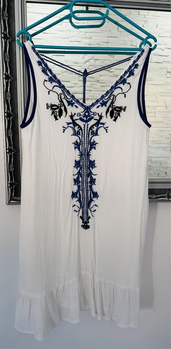 Medicine sukienka z chaftem S