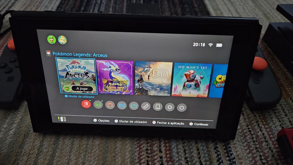 Nintendo Switch V2 + extras
