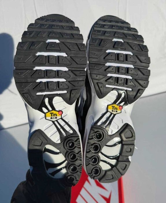 AIR MAX PLUS czarno biale nowe buty meskie TN