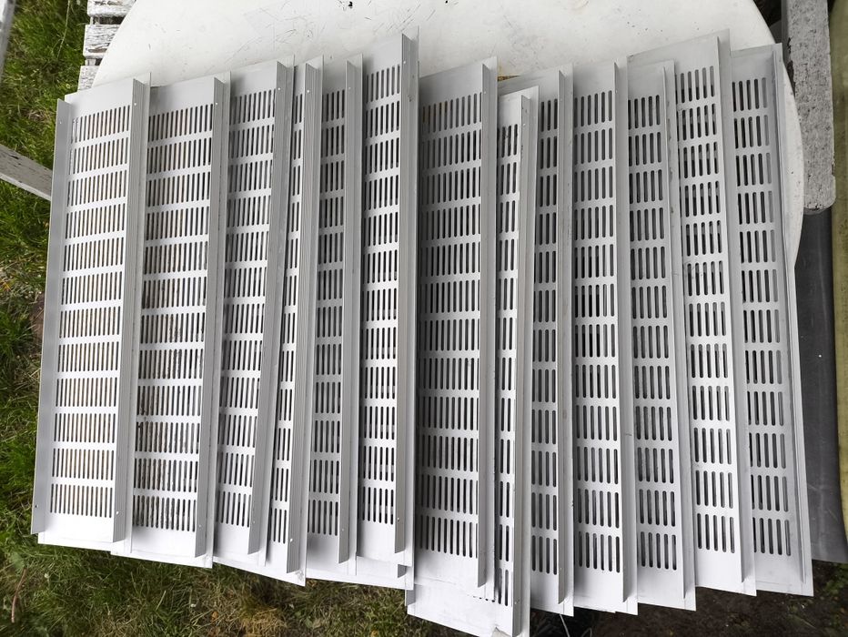 18x Kratka wentylacyjna 500x125 mm. 18 szt.
