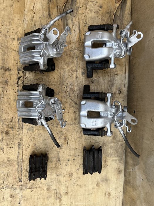 Задній Супорт Volkswagen Golf  5 Jetta Touran