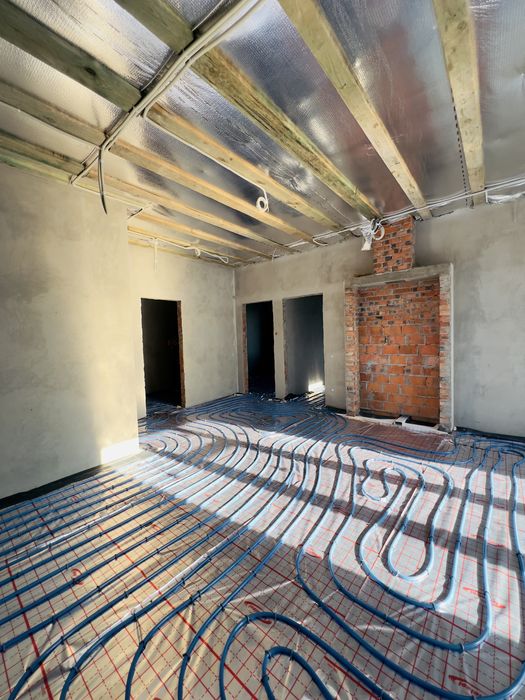 Новий дуплекс у сучасному стилі — утеплення, дах, стяжка, газ