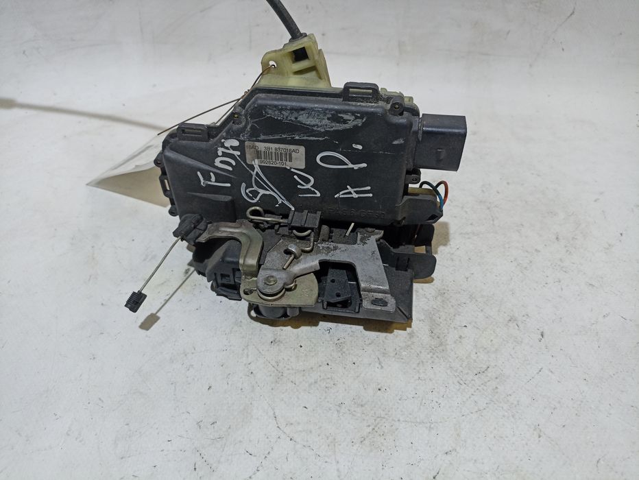 Fechadura / fecho porta frente direito VOLKSWAGEN Golf IV (1J1)