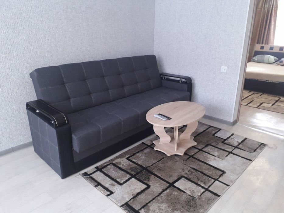 1й этаж  2х-комн помесячно