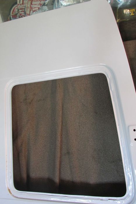 Drzwi prawe lewe tył na szybę Mercedes Sprinter 901-903 do założenia