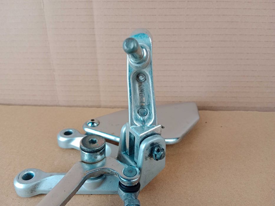 Yamaha YZF R3 Set Lewy Kierowcy Dźwignia Podnóżek Przód Przedni 15-18