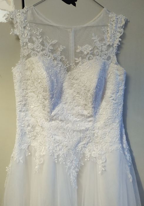 Suknia ślubna 42-44 rozm.