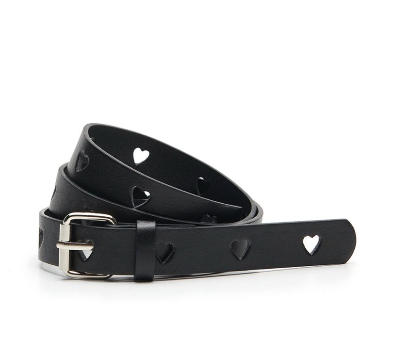 Ремінь з отворами у формі сердечок