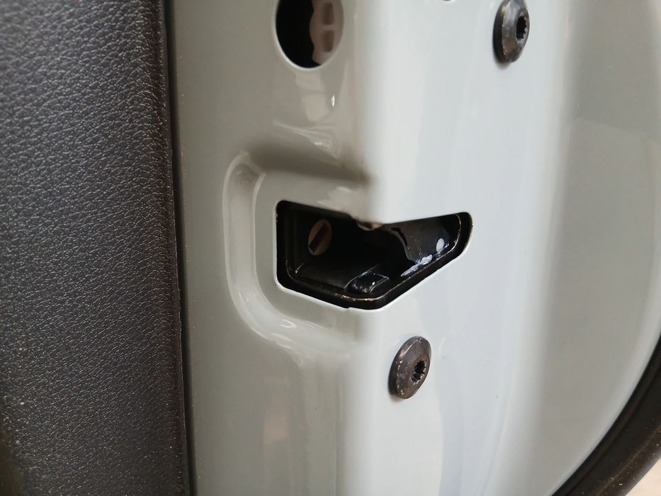 Fechadura / fecho porta trás direito AUDI Q2 (GA)
